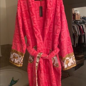 New Versace robe never worn.